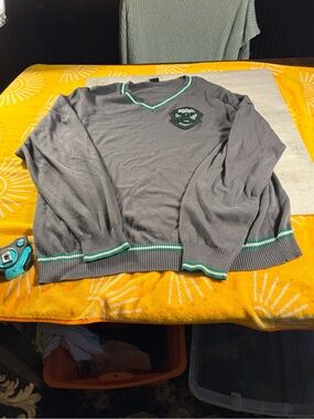 Harry Potter Slytherin House Crest V-Neck Wizard Hogwarts Mens Xl Knit Sweater